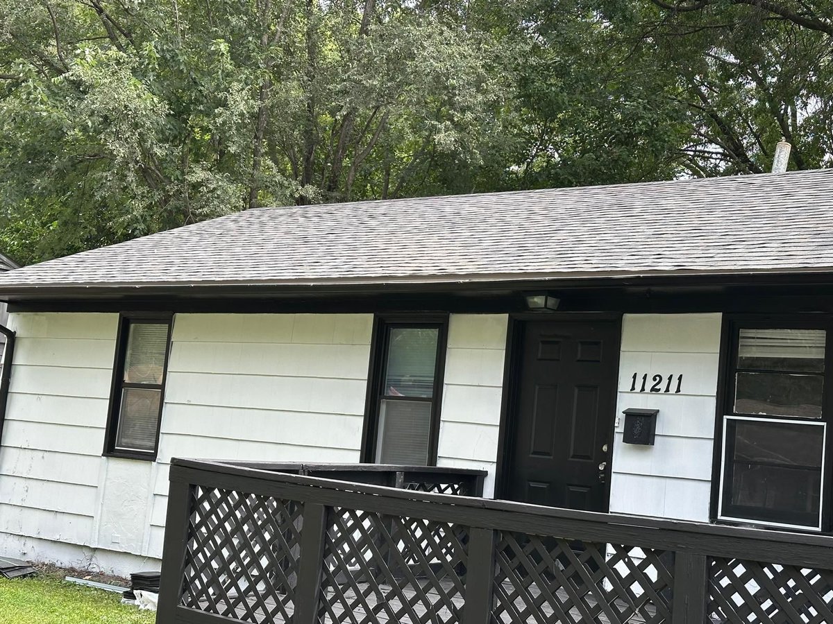 סלון - 11211 Herrick Ave, Kansas City, MO