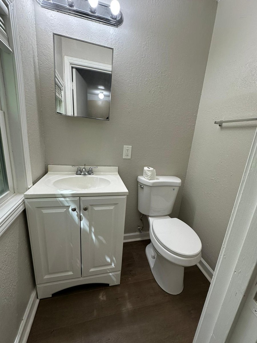 חזית - 11211 Herrick Ave, Kansas City, MO