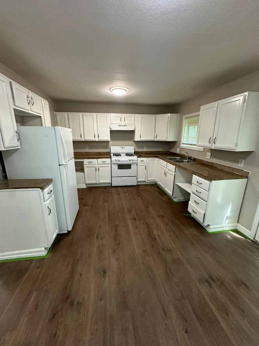 חצר - 11211 Herrick Ave, Kansas City, MO