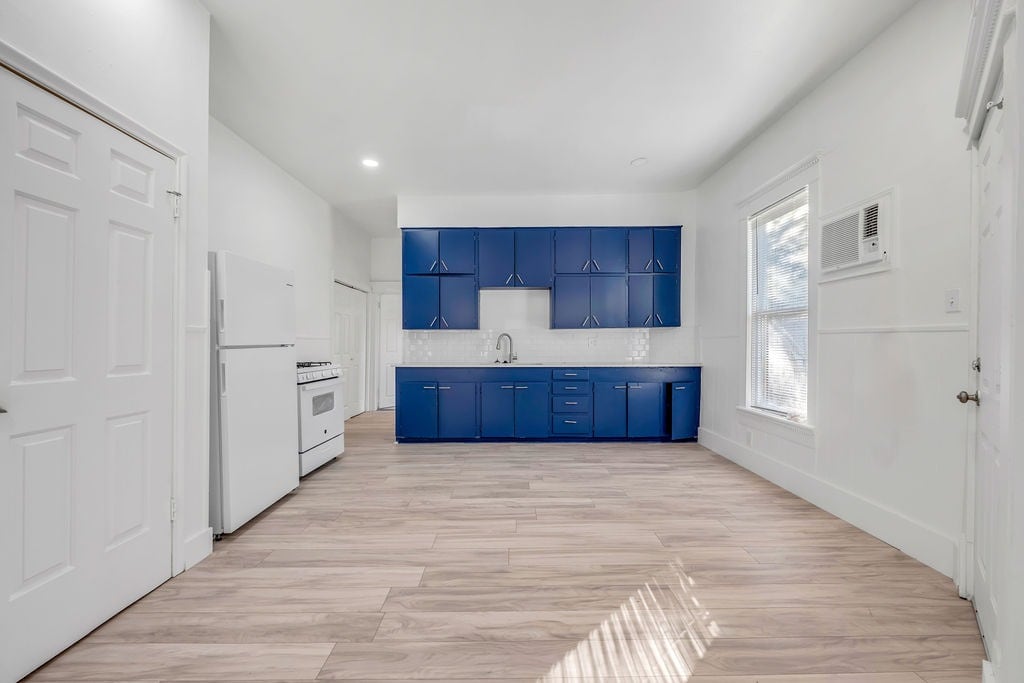 יחידה 2 · מטבח - 526 W Munson St, Denison, TX 75020