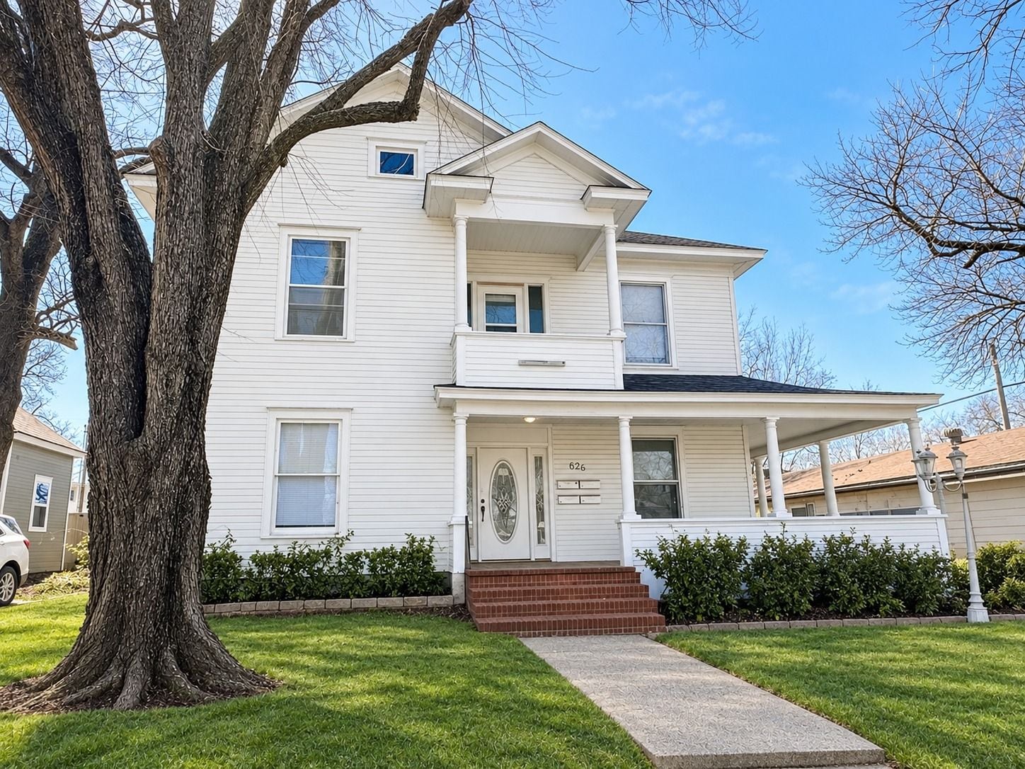 הבניין מבחוץ - 526 W Munson St, Denison, TX 75020